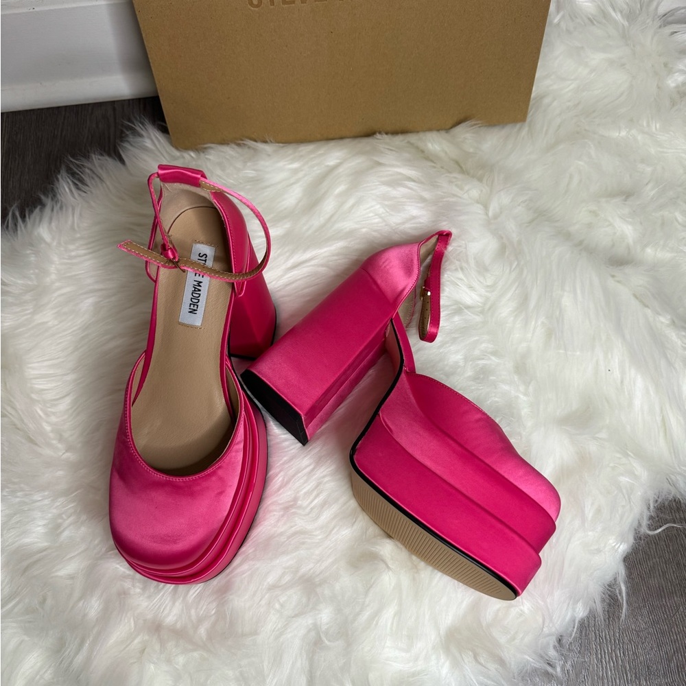 NEW Steve Madden Charlize - Pink Satin Platform Heels